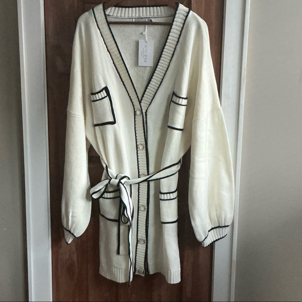 In The Style Ivory Sweater Dress Trimmed with Black, size 22/24 NWT